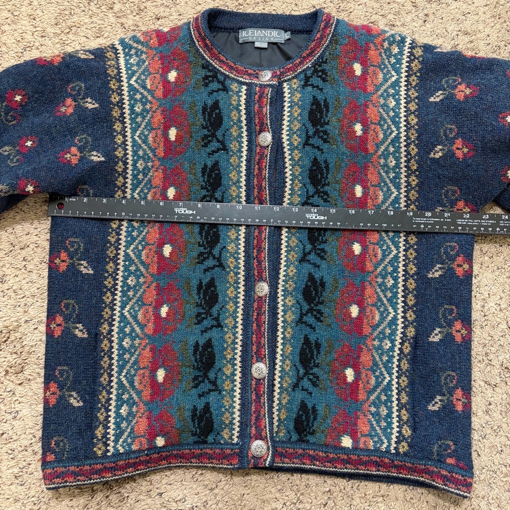 Icelandic Design Wool Cardigan Sweater Floral Buttons Women's Size L - Picture 5 of 7